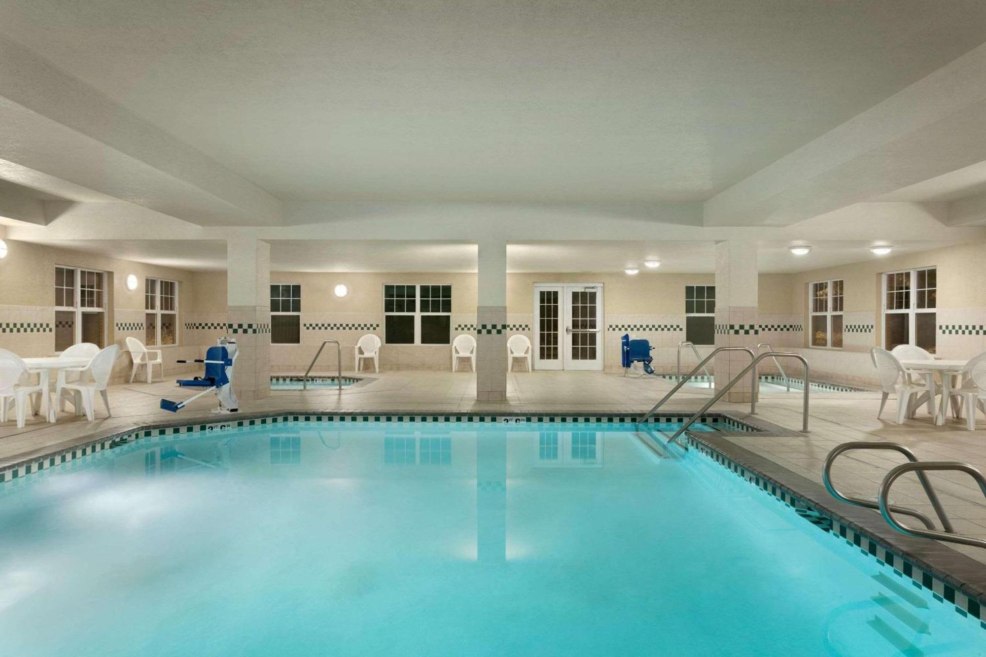 Country & By Radisson, Boise West - 3* Meridian