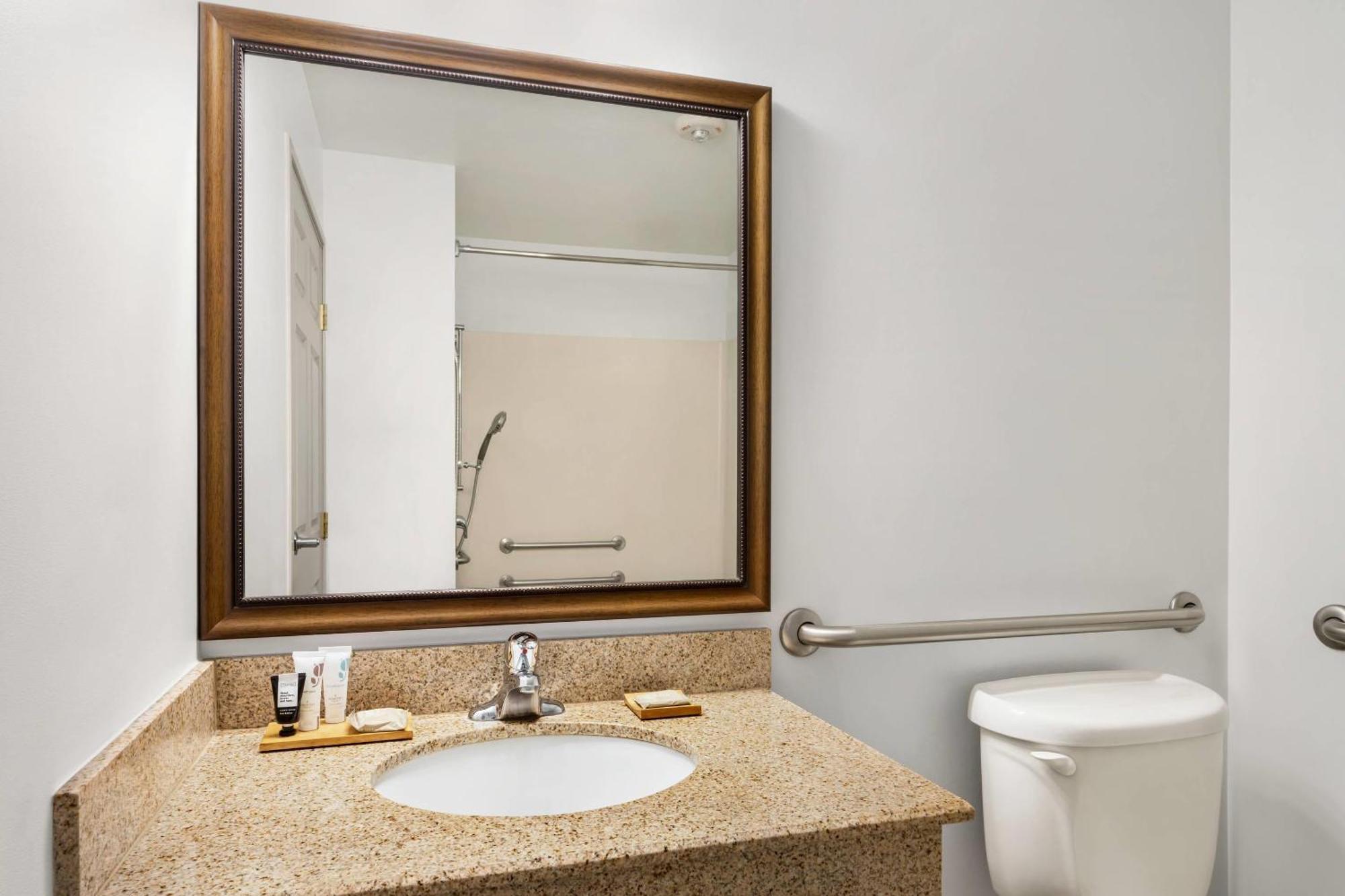 Country & By Radisson, Boise West - 3*