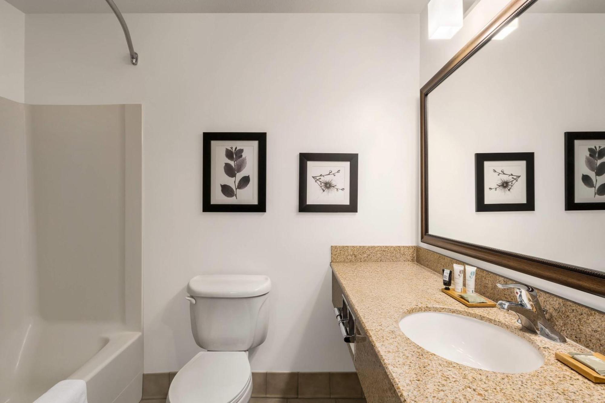 Country & By Radisson, Boise West - Hotel 3*