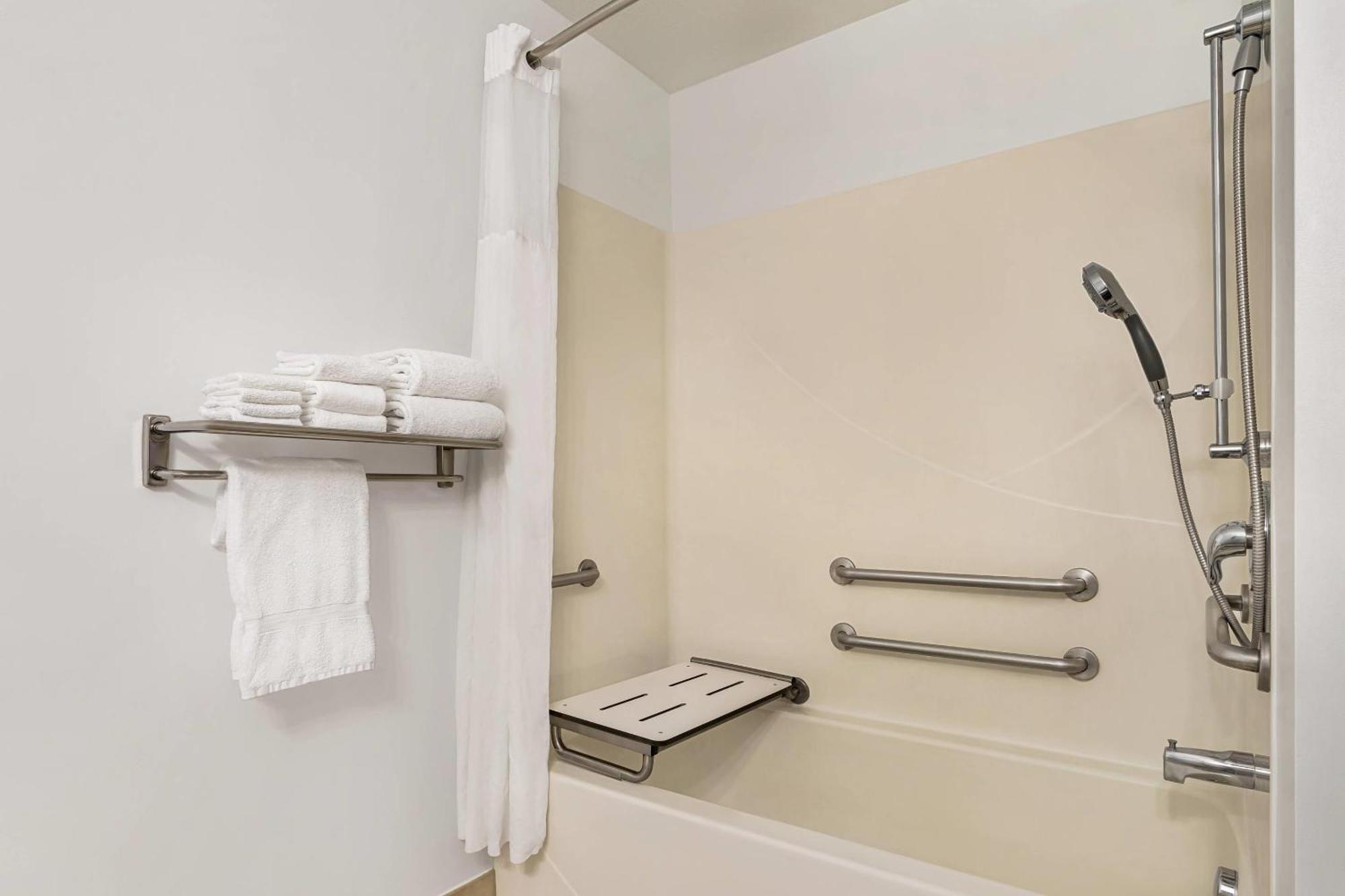 Hotel Country & By Radisson, Boise West - 3*